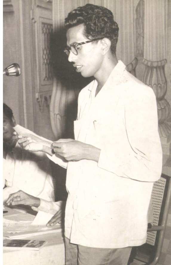 Ek Laghukadambari Ani Kahi Kavita ( एक लघुकादंबरी आणि काही कविता ) by C. T. Khanolkar ( चिं. त्र्यं. खानोलकर )